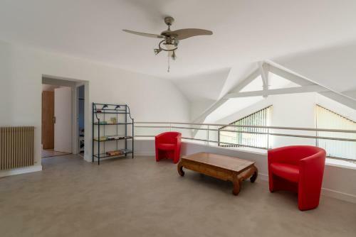 Charmante Maison Moderne Avec Grand Jardin