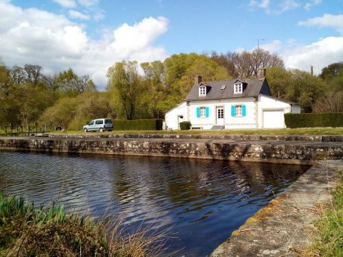 Maison De L?�cluse