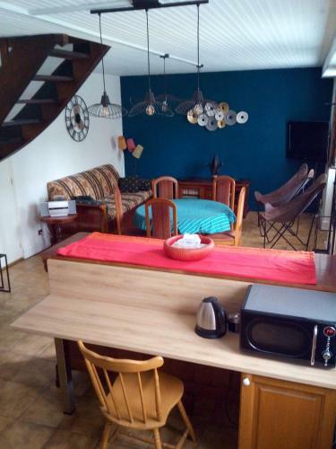 Maison De L?�cluse