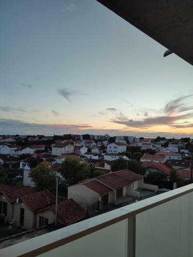 Apartamento T2 Avec Balcon Tout �quip� 300m March� Central