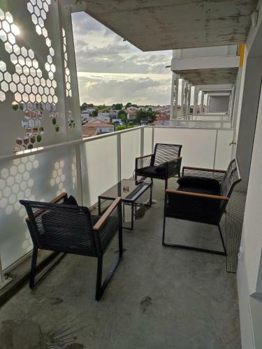 Apartamento T2 Avec Balcon Tout �quip� 300m March� Central