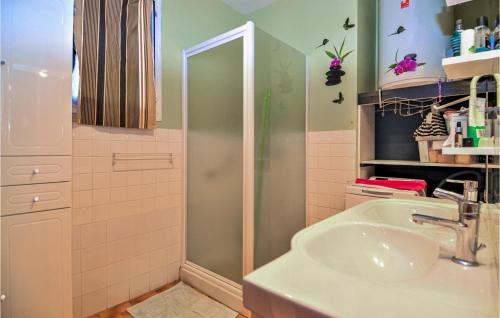 Nice Home In Saint-denis With Wifi And 1 Bedrooms