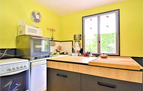 Nice Home In Saint-denis With Wifi And 1 Bedrooms