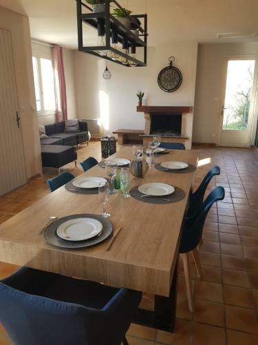 La Maison Des Deux �tangs