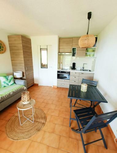 Apartamento Studio Bord de Mer, Terrasse Vue Mer, Piscine