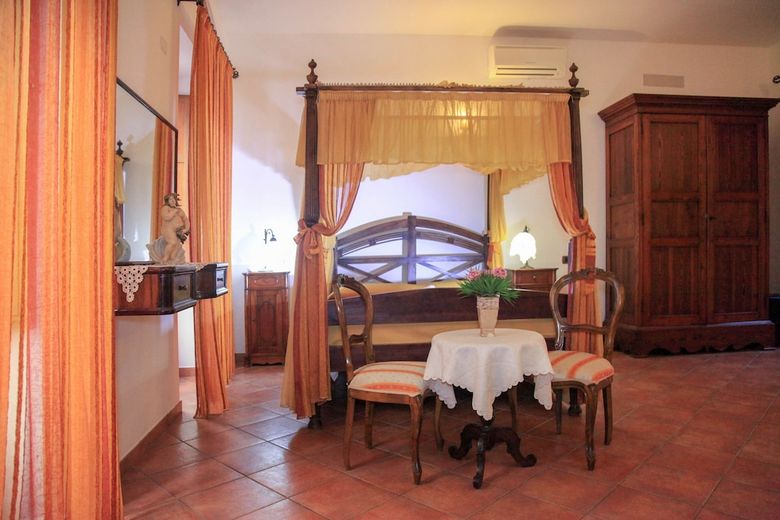 Hostal Donnaciccina Accomodation