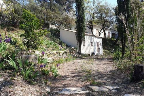 Maison Dans Un �crin De Ch�nes Proven�ale