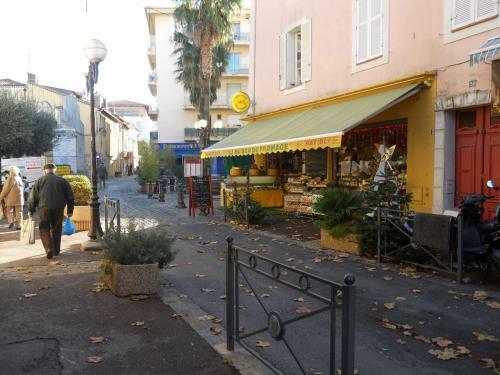 Apartamento Studio Saint-rapha�l, 1 Bedroom, 4 Persons - Fr-1-226a-128