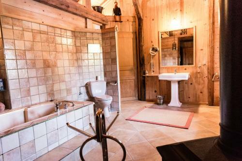 Chalet Familial Authentique Avec Jardin/chemin�e