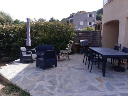 Maison Entre Mer Et Montagne, Quartier R�sidentiel