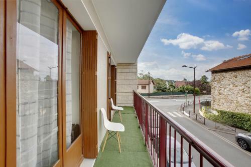 Chic Apart With Balcony