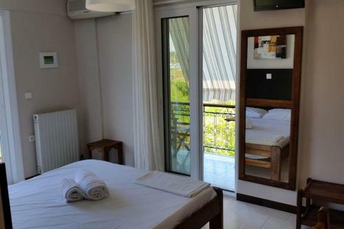 Hotel Nefeli Studios Nydri Main Road
