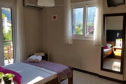 Hotel Nefeli Studios Nydri Main Road