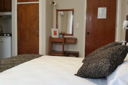 Hotel Nefeli Studios Nydri Main Road