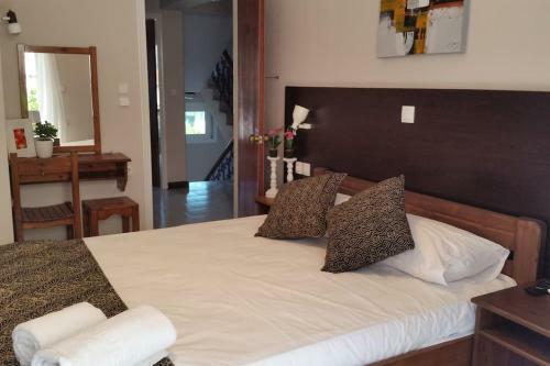 Hotel Nefeli Studios Nydri Main Road