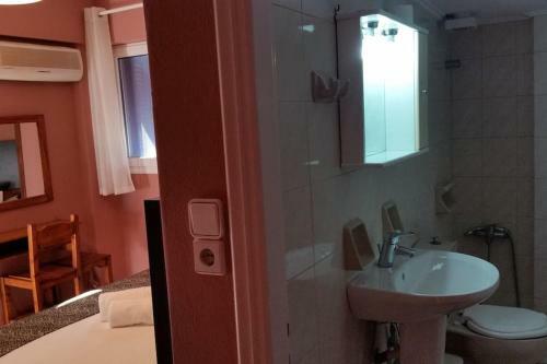 Hotel Nefeli Studios Nydri Main Road