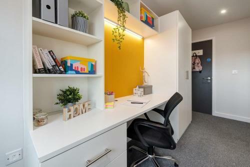 Spacious Apartment In The Heart Of Exeter