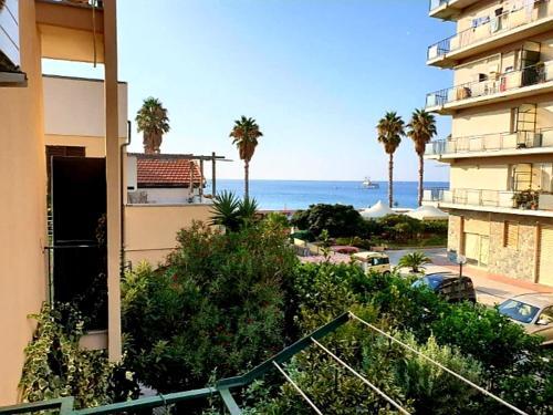 Beach Apartment Raffaello