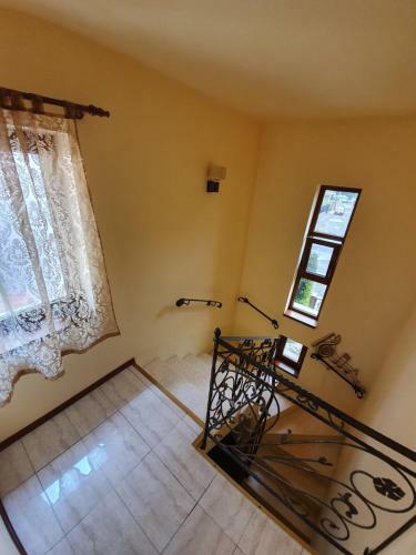 Hostal August Villa
