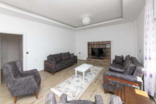 2 Br House With Spacious Garden And Private Pool In Bodrum