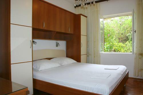 Apartments Simuni 66