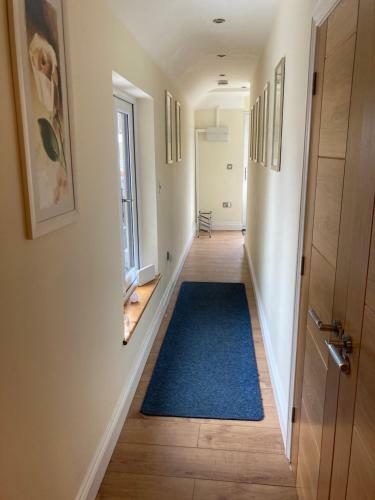 Broxbourne Two-bedroom Apartment Close To Amenities