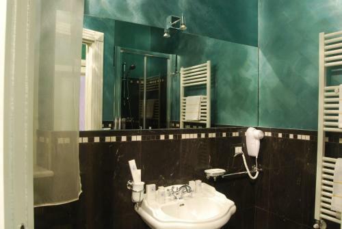 Hostal Mal� Suites