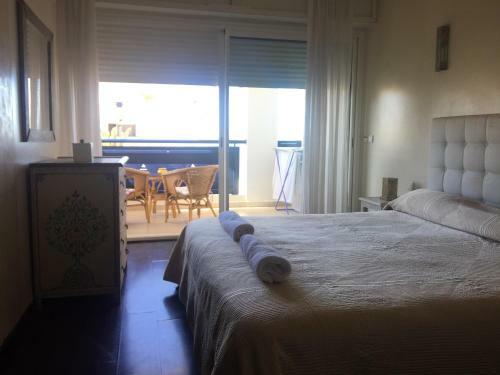 Pool And Sea View Beach Apartment