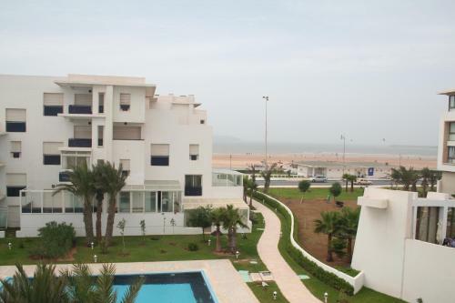 Pool And Sea View Beach Apartment