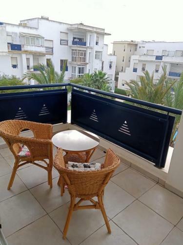 Pool And Sea View Beach Apartment