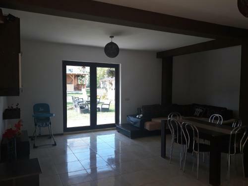 Hostal Casa Cu Flori