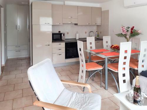 Lastovka Apartments