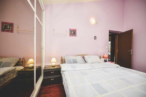 Apartment And Room Tacy