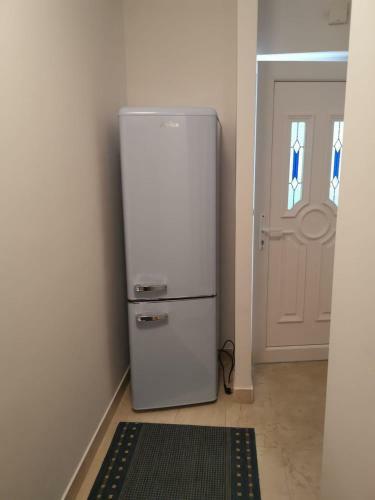 Apartmani Mirta Omi?