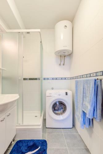 Apartmani Mirta Omi?