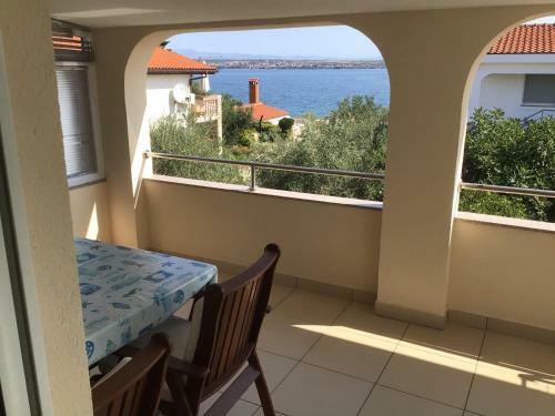Apartments P&l - 25m From Beach