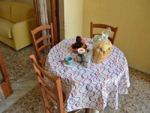Apartamento Trilocale In Centro Con Parcheggio A 50 Mt Mare