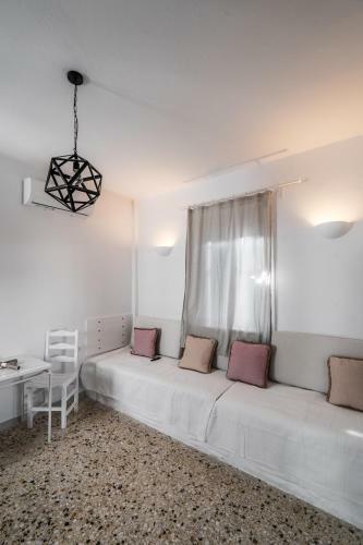 Esmeralda Apartments