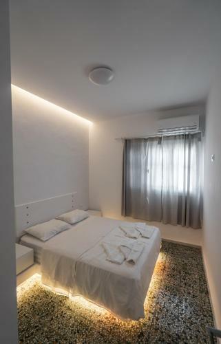 Esmeralda Apartments