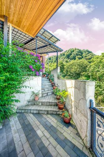 Hotel Mandarinebi