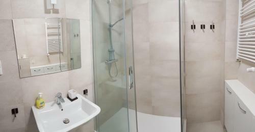 Apartamenty Marynarki Wojennej, Dziwn�w