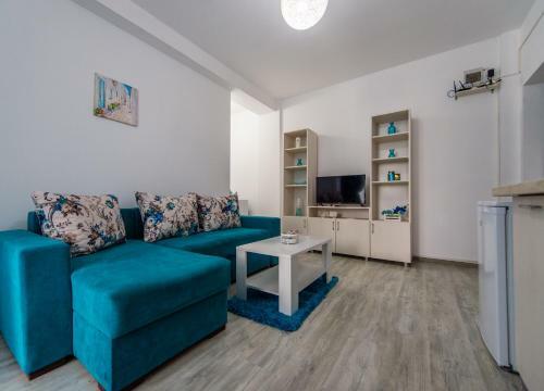 Blue Sky Apartment