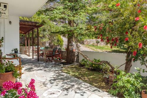 Agroturismo Oikia Guesthouse