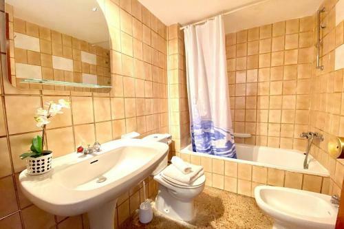 Apartamento Familiar Con Piscina A Pasos Del Mar