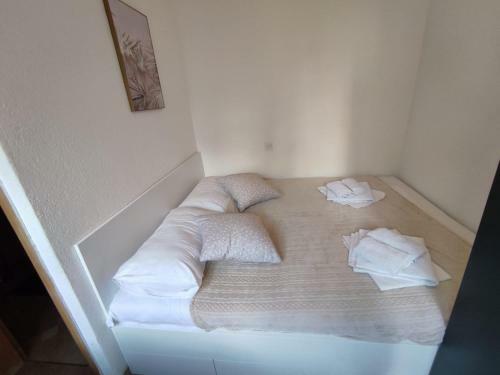 Hostal Private Bedroom With Bathroom