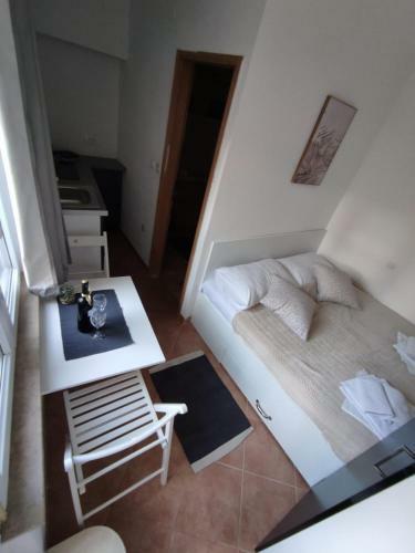 Hostal Private Bedroom With Bathroom