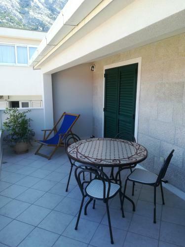 Apartmani Ba?ka Voda Lozi? Vesna I Mladan