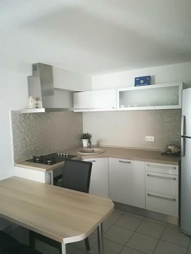 Apartmani Ba?ka Voda Lozi? Vesna I Mladan
