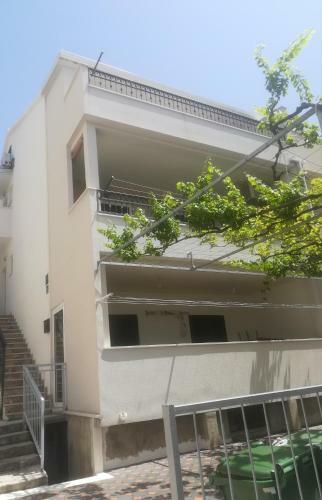 Apartmani Ba?ka Voda Lozi? Vesna I Mladan