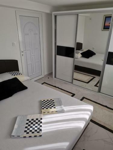 Hostal Planet Rooms